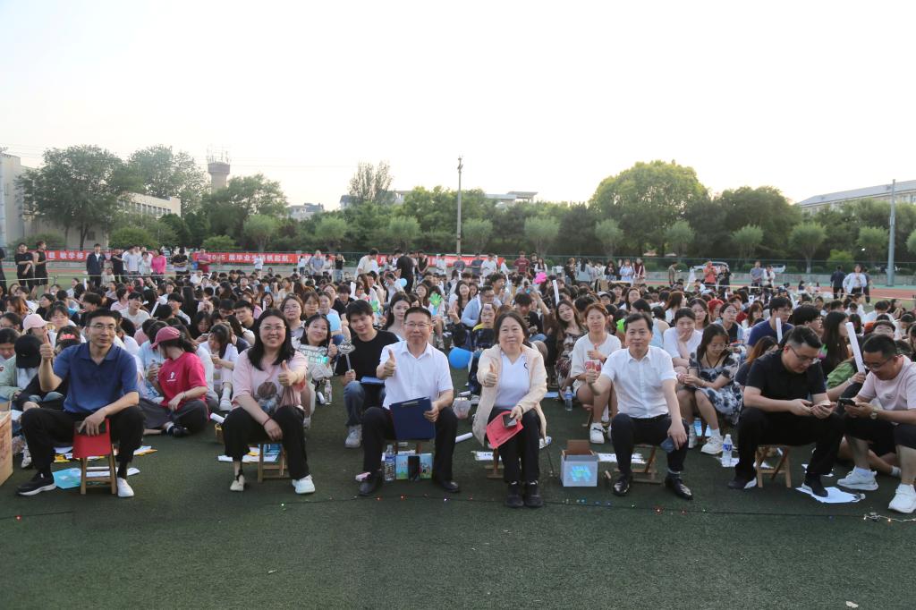 澳门网投十大信誉平台2025年毕业生送温暖