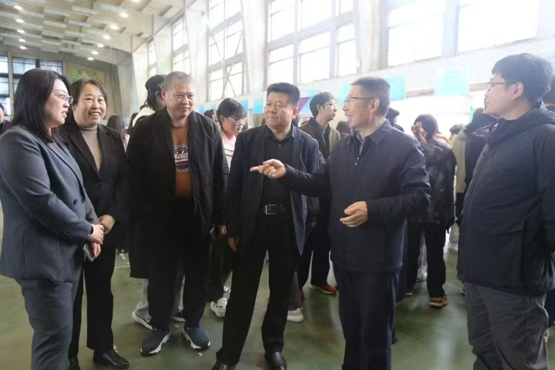 冯瑞银副校长带队调研澳门网投官网招聘会